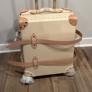 Globe-trotter Luggage- Carry-On - 4 Wheels - Ivory
